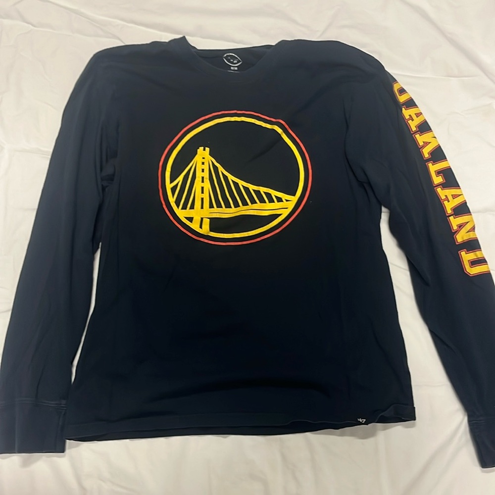 Golden State Warriors Oakland tribute long-sleeve t-shirt.